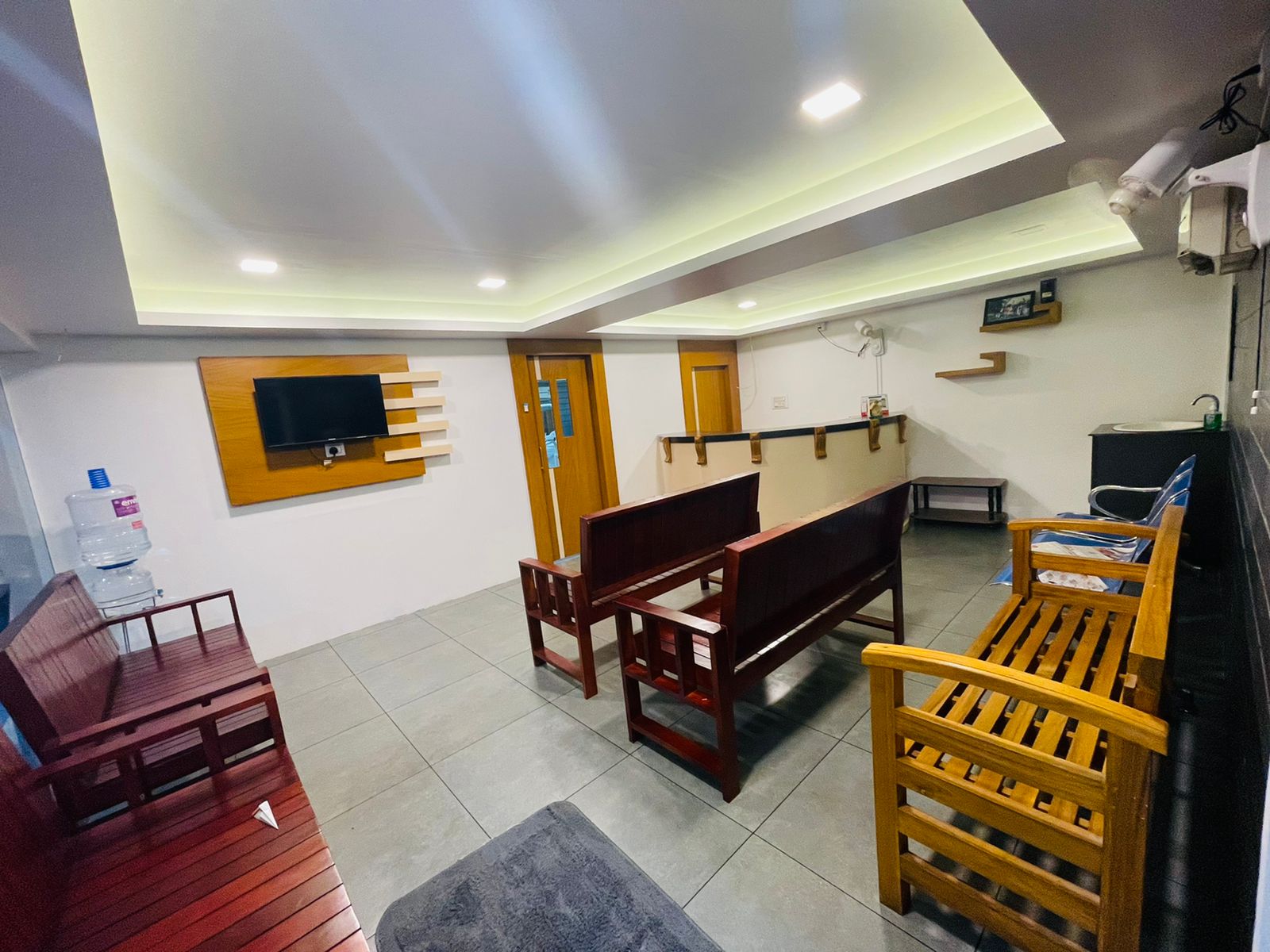 Dr.MANZUR'S DECARE DENTAL HOSPITAL