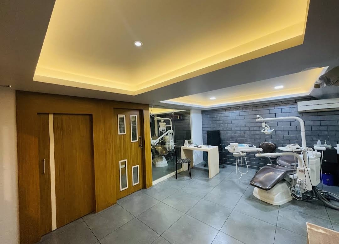 Dr.MANZUR'S DECARE DENTAL HOSPITAL